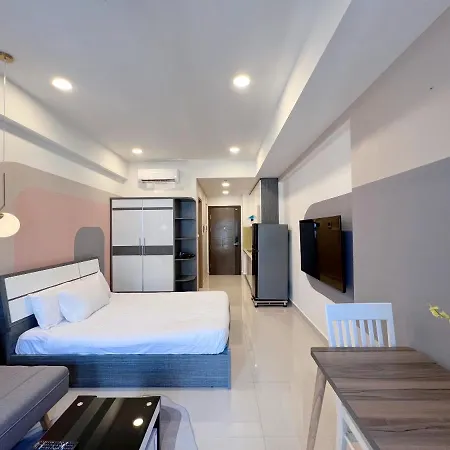 Jessica' 1 Bed Studio Condo In Canter